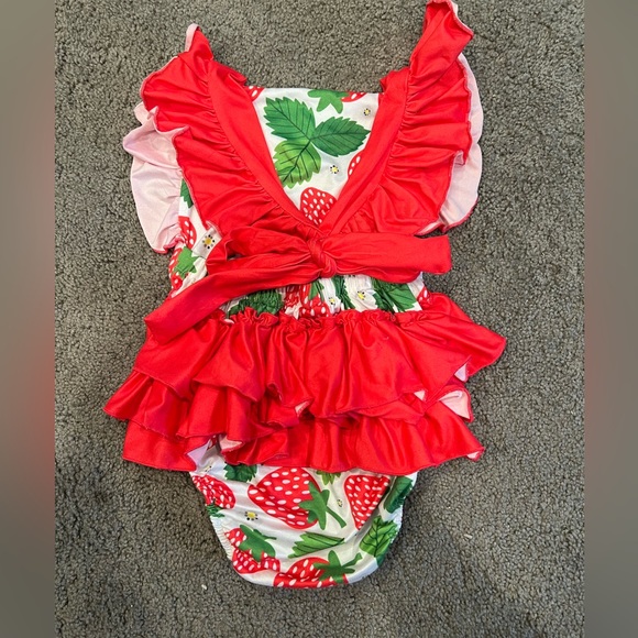 Isla Grace Boutique Strawberry Ruffled Bubble - Picture 3 of 3